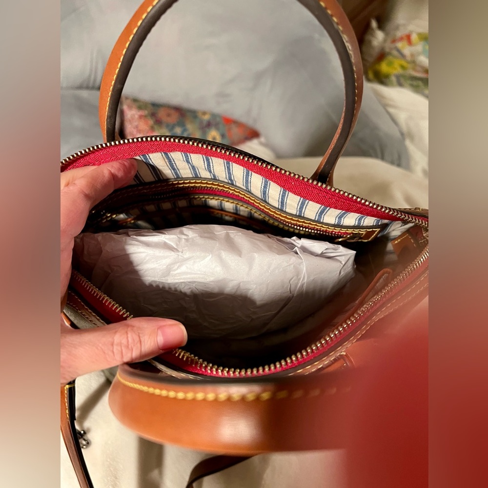 DOONEY AND BOURKE - Picture 8 of 8